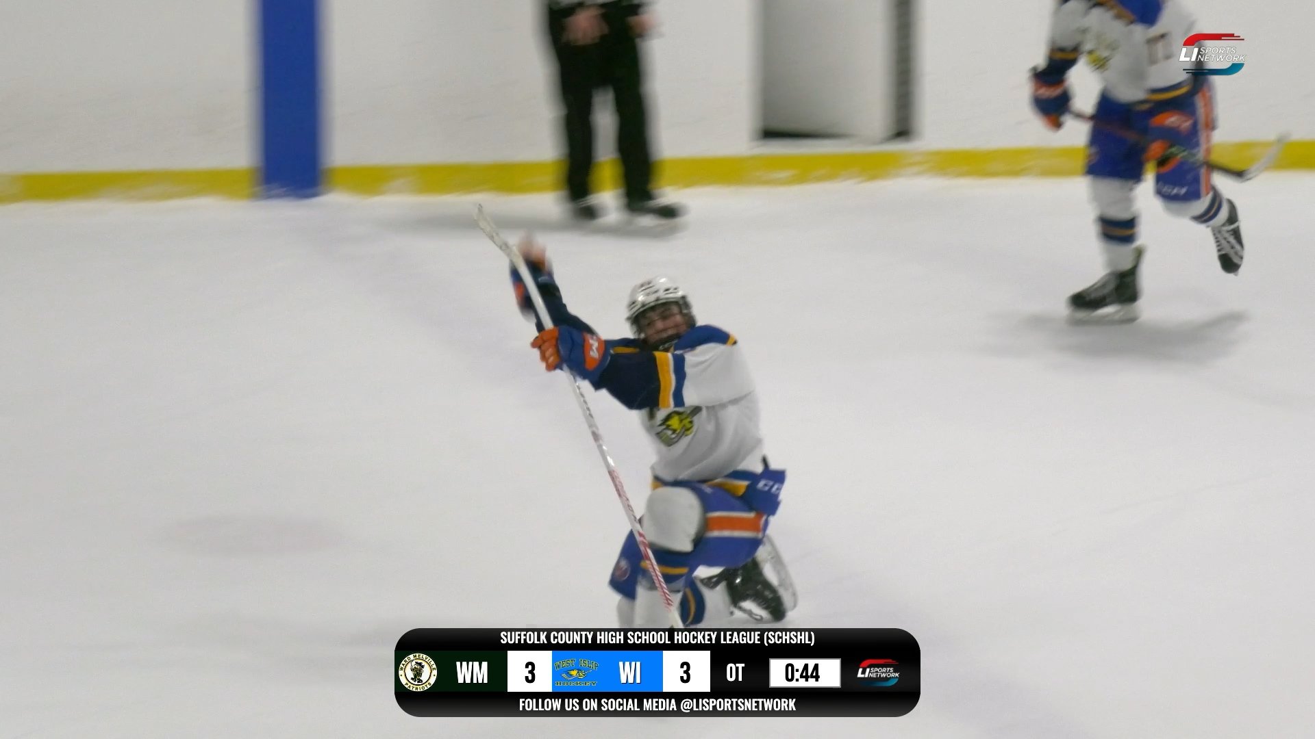 You are currently viewing West Islip Defeats Ward Melville 4-3 in Overtime